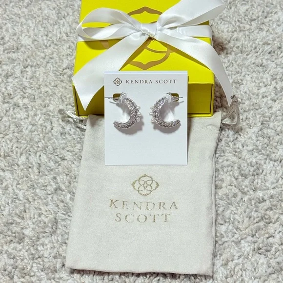 NWT Kendra Scott Krista Silver Hoop Earrings in White Mix with Pearls - Picture 4 of 9